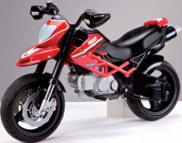 Электромобиль Peg-Perego DUCATI Hypermotard - Интернет магазин тренажеров и спортивных товаров Ural Fitness в Екатеринбурге Урал Фитнес продажа тренажеров беговая дорожка велотренажер эллиптический тренажер теннисный стол электромобиль велосипед батут для детей снегокат санки